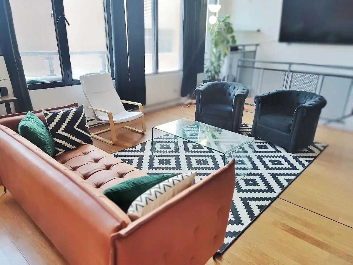 Middle Of Montreal Loft Apartment